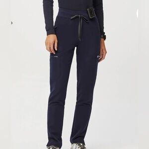 Figs Women’s Yola Scrub Pant in Navy Size Medium